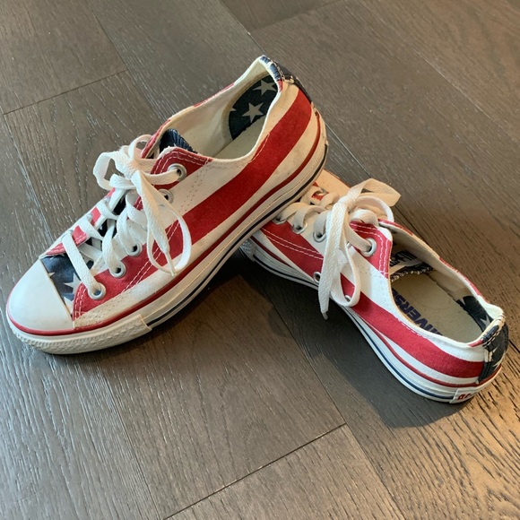 Converse - Picture 1 of 7